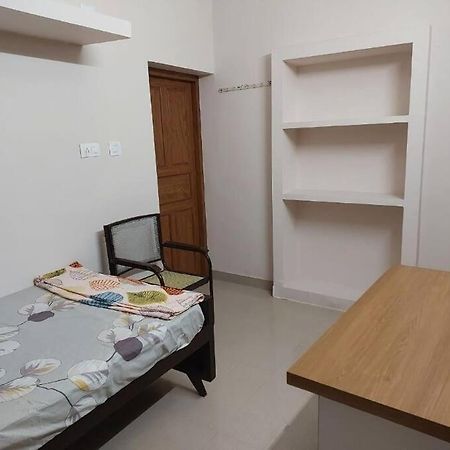 Home In Guruvayur-3 Bedroom Экстерьер фото