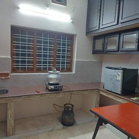 Home In Guruvayur-3 Bedroom Экстерьер фото
