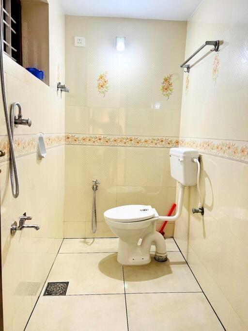 Home In Guruvayur-3 Bedroom Экстерьер фото