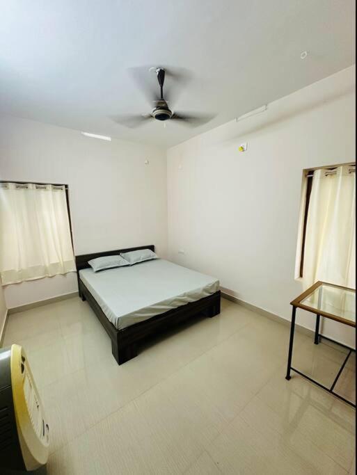 Home In Guruvayur-3 Bedroom Экстерьер фото