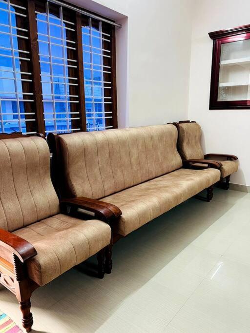 Home In Guruvayur-3 Bedroom Экстерьер фото